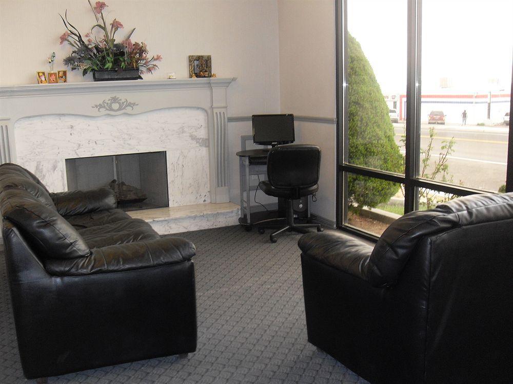 Super 8 By Wyndham Wendover Extérieur photo