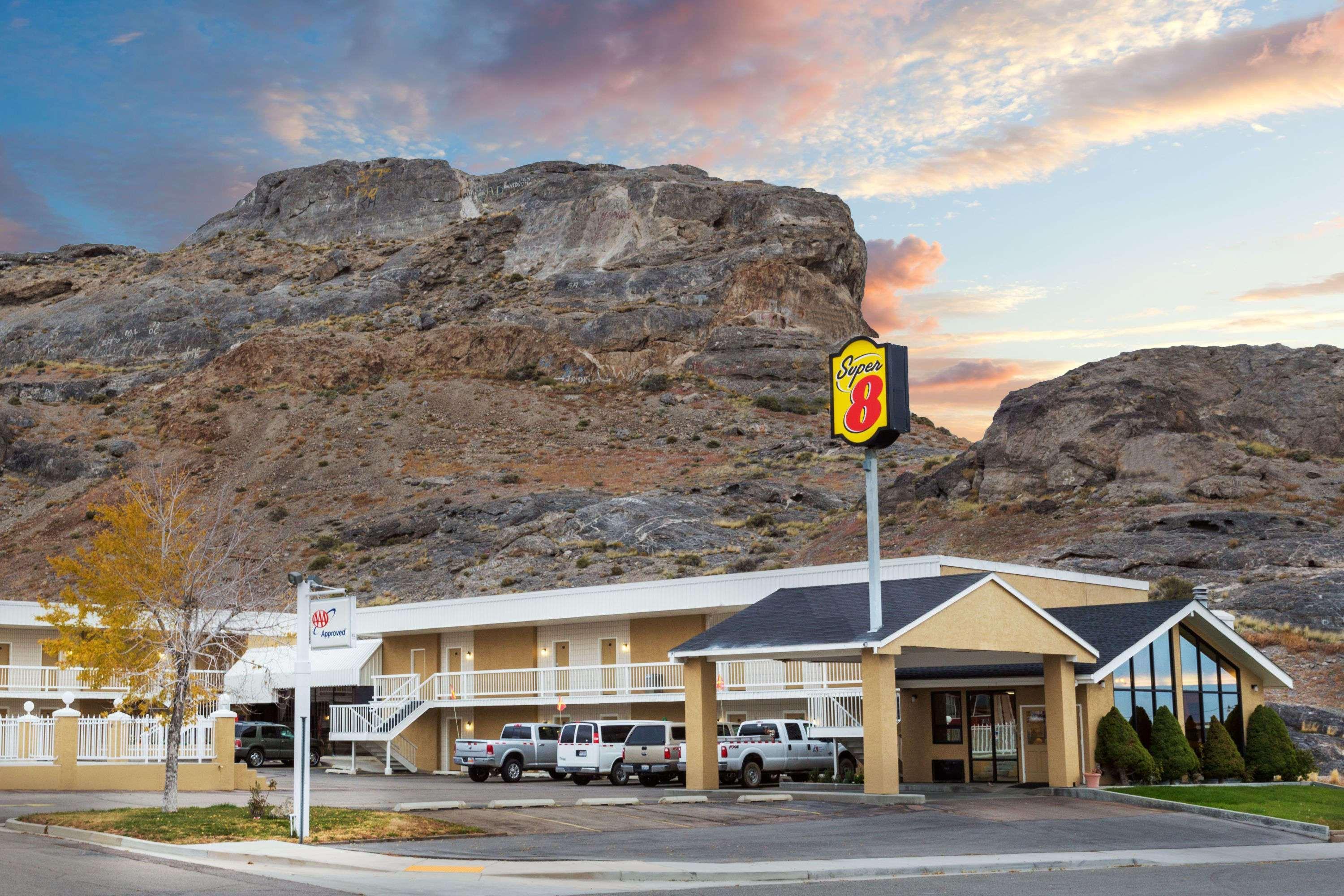 Super 8 By Wyndham Wendover Extérieur photo