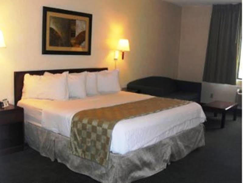 Super 8 By Wyndham Wendover Extérieur photo